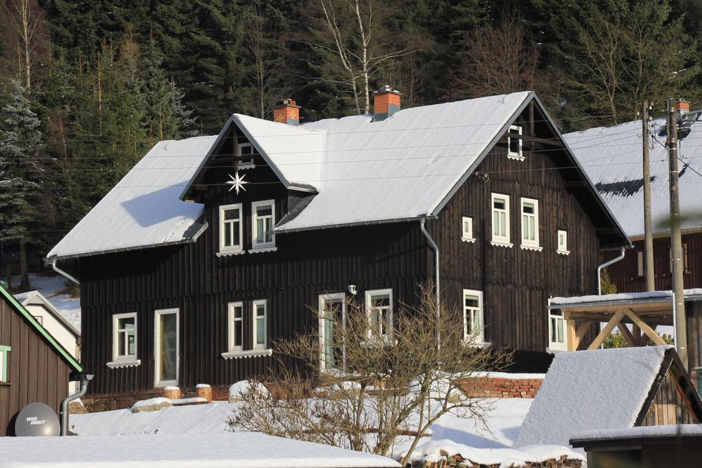 Apartmán Ferienhaus Anno Dazumal, Wie Zu Oma'S Zeiten Klingenthal Pokoj fotografie